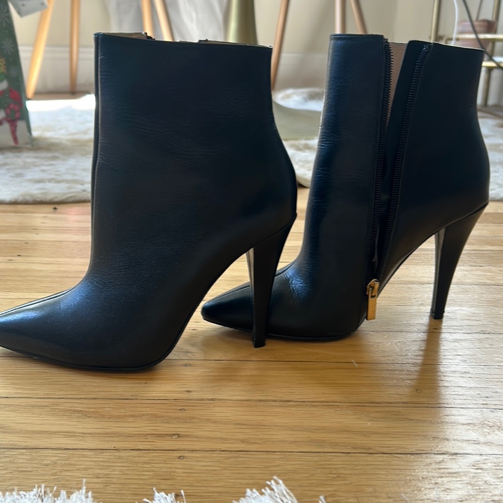 RAYE Congo boots - black / size 6- never been worn. Bottom peel me still on!